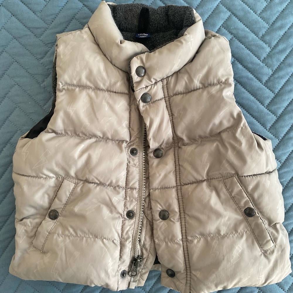 BabyGap boys light gray vest, size 12-18 months